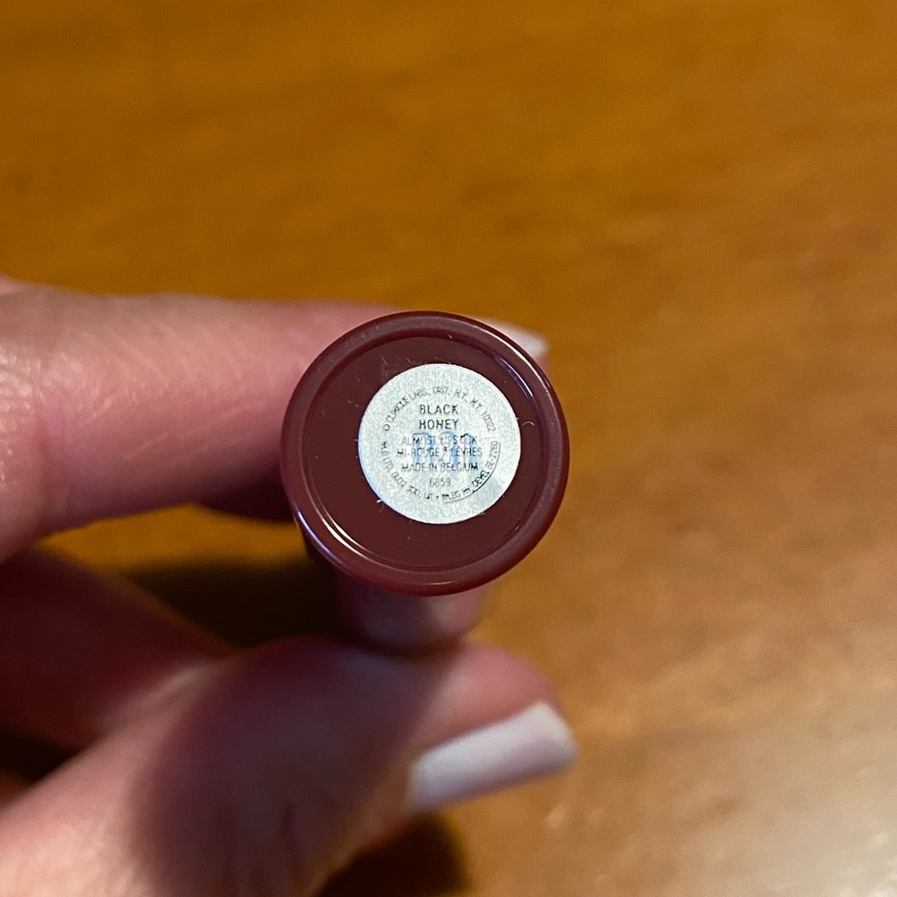 CLINIQUE Almost Lipstick Black Honey Lipstick - Picture 7 of 16
